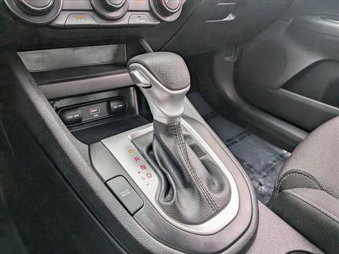 Used 2023 Kia Forte LXS image 11