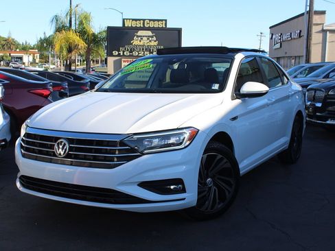 Used 2019 Volkswagen Jetta SEL Premium FWD image 40
