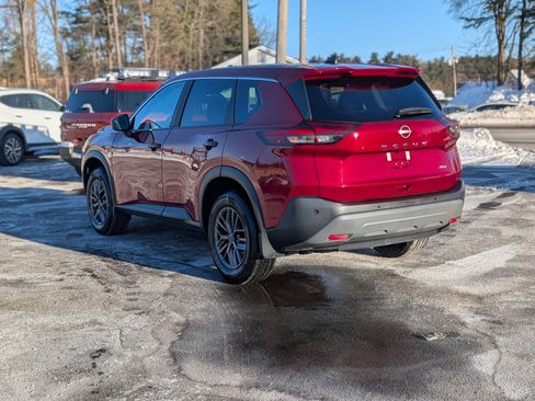 Used 2023 Nissan Rogue S image 8