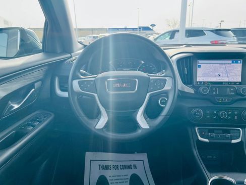 Used 2024 GMC Terrain SLE w/ Driver Convenience Package image 33