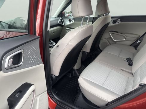 Used 2020 Kia Soul LX FWD image 15