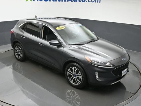 Used 2020 Ford Escape SEL image 3