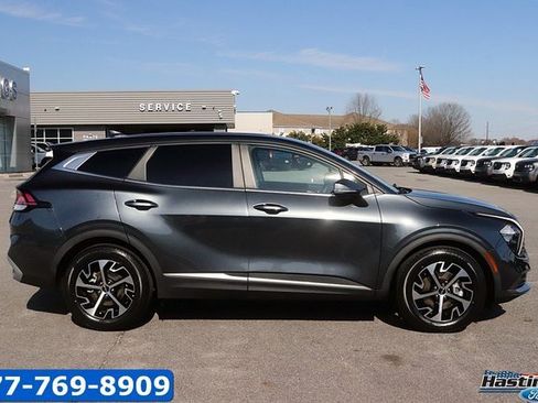 Used 2023 Kia Sportage EX image 4