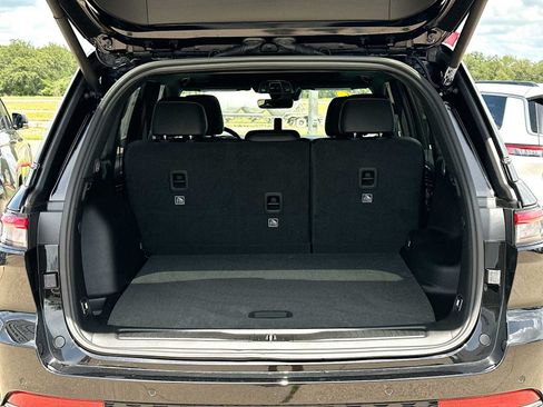 New 2026 Jeep Grand Cherokee Altitude RWD image 28