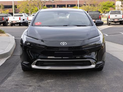 New 2026 Toyota Prius Plug-In Hybrid FWD image 2