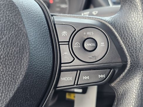 Used 2025 Toyota Corolla LE image 20