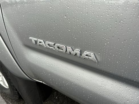 Used 2015 Toyota Tacoma 4x4 Access Cab V6 w/ TRD Sport Package image 13