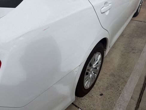 Used 2013 Toyota Camry LE image 10