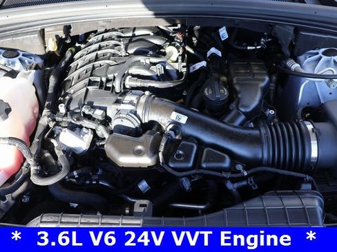 Used 2024 Jeep Grand Cherokee Laredo image 22