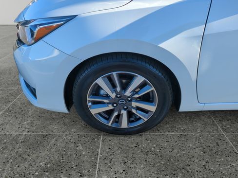 Used 2023 Nissan Versa SV image 14