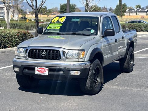 Used 2004 Toyota Tacoma PreRunner image 2