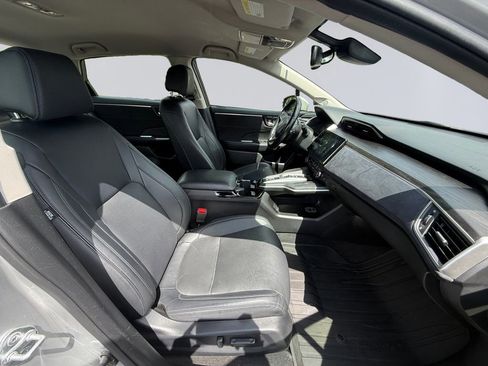 Used 2018 Honda Clarity Touring image 17