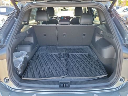 Used 2025 Volkswagen Tiguan SE R-Line AWD/4WD image 8