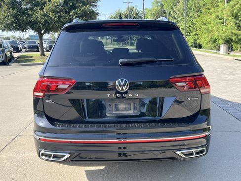 Used 2024 Volkswagen Tiguan SEL R-Line w/ MDO Package, Two-Row AWD/4WD image 8