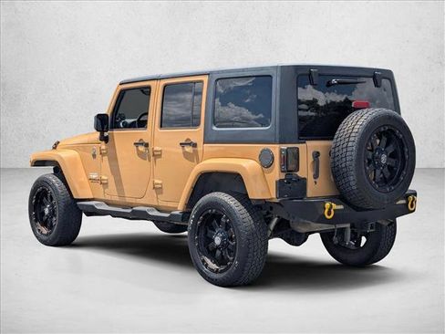 Used 2013 Jeep Wrangler Unlimited Sahara w/ Connectivity Group AWD/4WD image 7