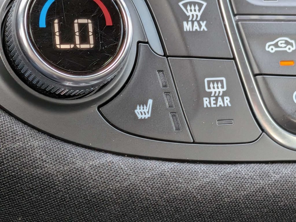 Used 2025 Chevrolet Malibu LT FWD image 23