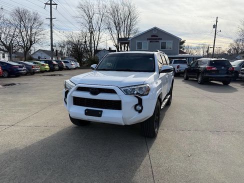 Used 2017 Toyota 4Runner SR5 Premium image 1