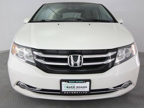 Used 2016 Honda Odyssey Touring image 2