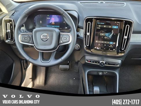 Used 2025 Volvo XC40 B5 Core w/ Protection Package Premier image 22
