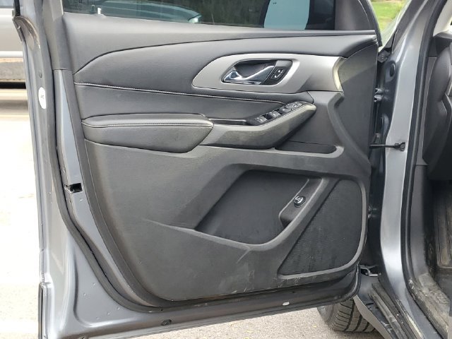 Used 2018 Chevrolet Traverse LT FWD image 11