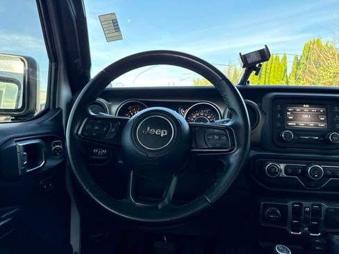 Used 2018 Jeep Wrangler Unlimited Sport S AWD/4WD image 19