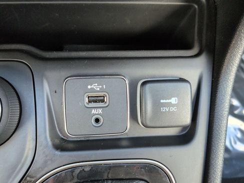 Certified 2023 Jeep Cherokee Altitude Lux AWD/4WD image 22