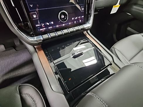 New 2026 GMC Yukon Denali w/ Sun & Power Step Package image 20