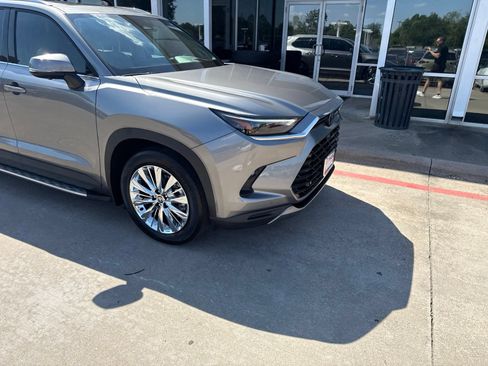 Used 2026 Toyota Grand Highlander AWD image 12