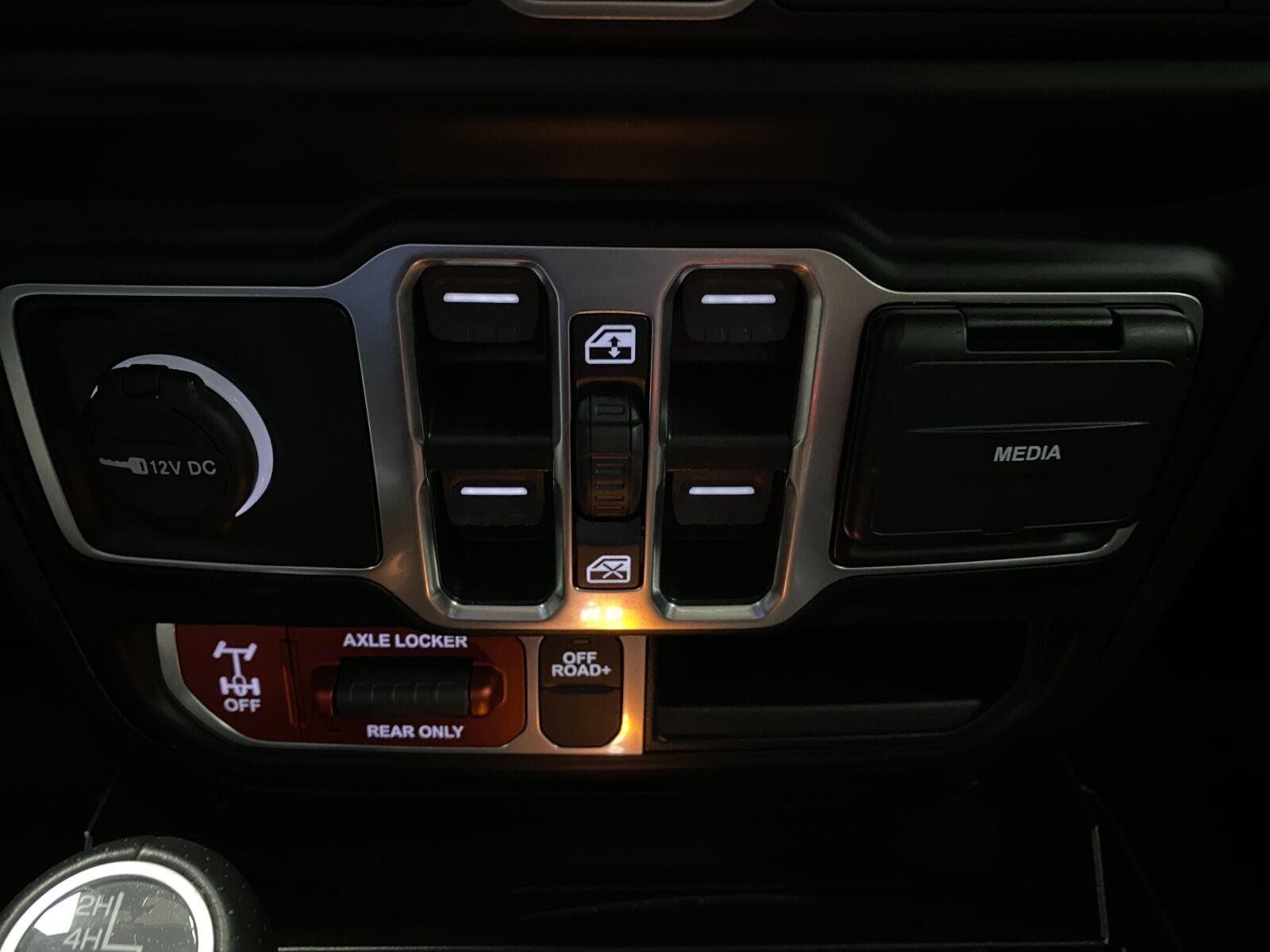 Used 2023 Jeep Gladiator Mojave w/ LED Lighting Group AWD/4WD image 25