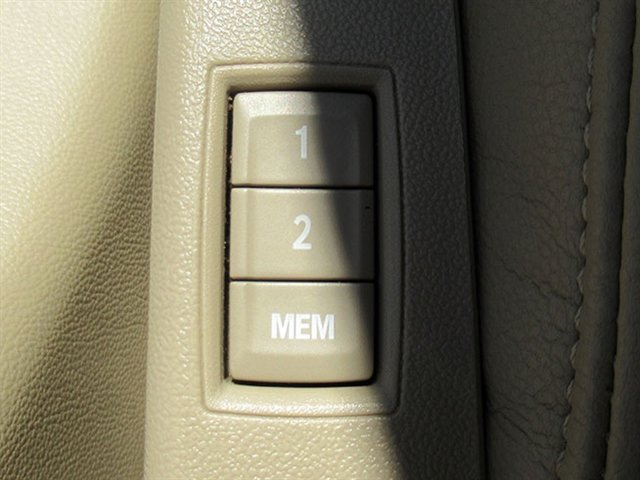 Used 2011 Buick LaCrosse CXS FWD image 29