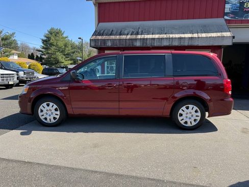 Used 2017 Dodge Grand Caravan SE w/ Power Window Group FWD image 2
