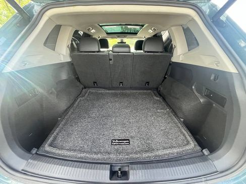 Used 2020 Volkswagen Tiguan SEL AWD/4WD image 29