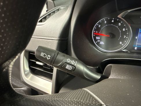 Used 2024 GMC Terrain SLE FWD image 32