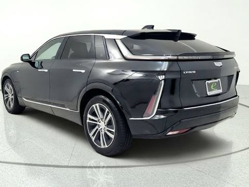 Used 2025 Cadillac Lyriq Luxury AWD/4WD image 6