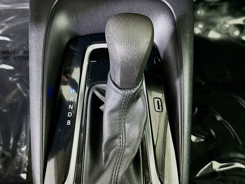 Used 2022 Toyota Corolla LE image 20