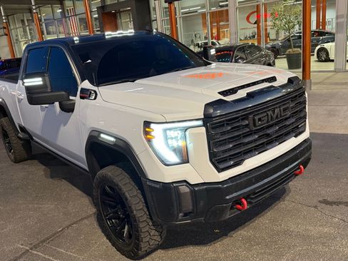 Used 2024 GMC Sierra 2500 AT4X image 20