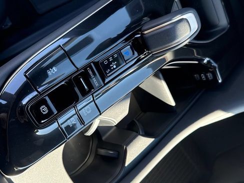 New 2026 Toyota Crown Signia AWD/4WD image 25