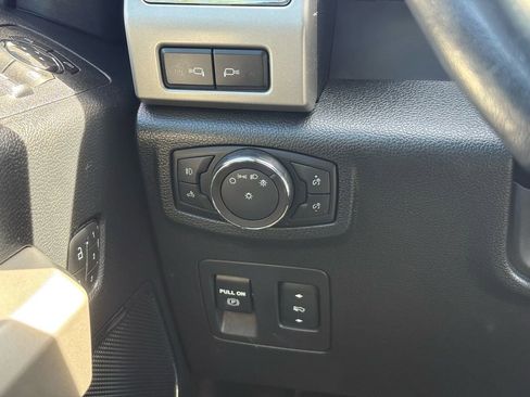 Used 2018 Ford F150 Lariat w/ Equipment Group 502A Luxury AWD/4WD image 24