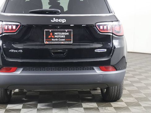 Used 2023 Jeep Compass Latitude w/ Sun and Sound Group AWD/4WD image 15