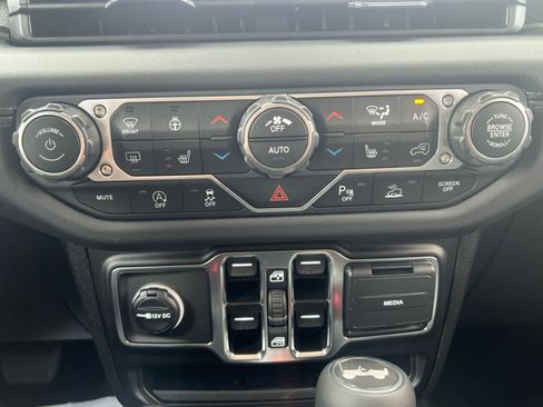 New 2025 Jeep Wrangler Sahara image 31