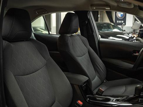 Used 2021 Toyota Corolla LE image 14