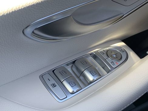 Used 2023 Mercedes-Benz E 350 4MATIC Sedan image 22