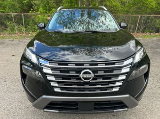 Used 2024 Nissan Rogue SL video 2