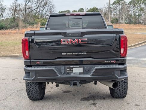 Used 2022 GMC Sierra 2500 AT4 w/ AT4 Preferred Package image 8