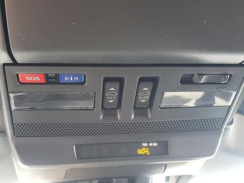 Used 2026 Subaru Outback Limited AWD/4WD image 19