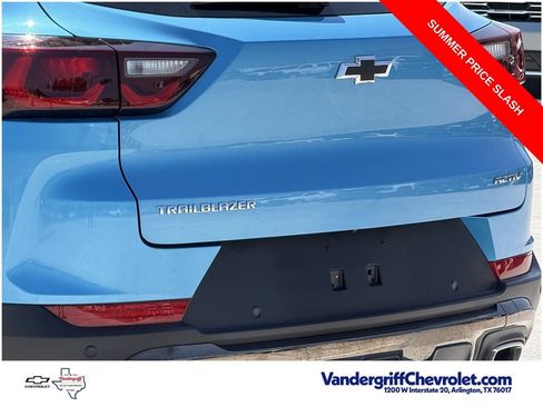 Used 2025 Chevrolet TrailBlazer ACTIV w/ Convenience Package FWD image 6