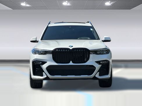 Used 2022 BMW X7 xDrive40i w/ M Sport Package AWD/4WD image 5