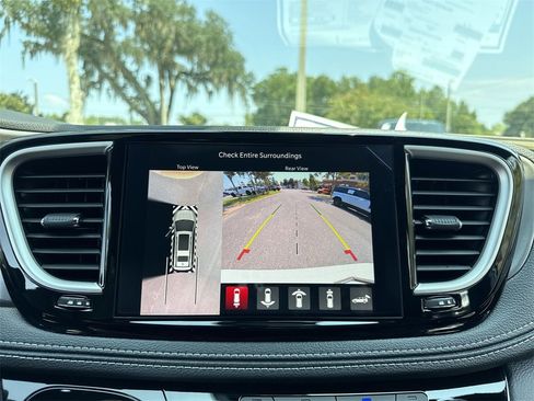 New 2026 Chrysler Pacifica Select image 23