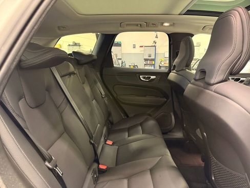 Used 2025 Volvo XC60 B5 Plus image 26