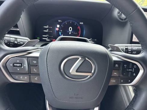 Used 2024 Lexus GX 550 w/ Accessory Package (Z1) AWD/4WD image 31